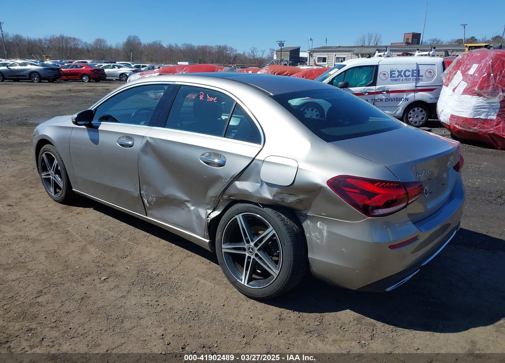 2019 MERCEDES-BENZ A-CLASS VIN: WDD3G4FB7KW022334