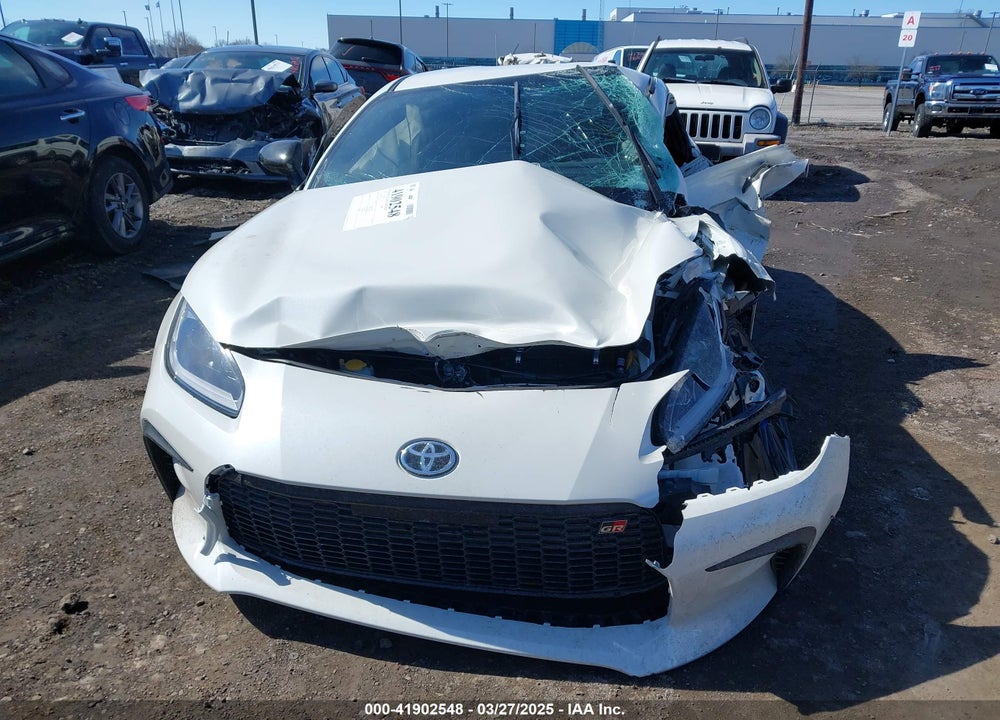 2025 TOYOTA GR86 VIN: JF1ZNBE12S9752602