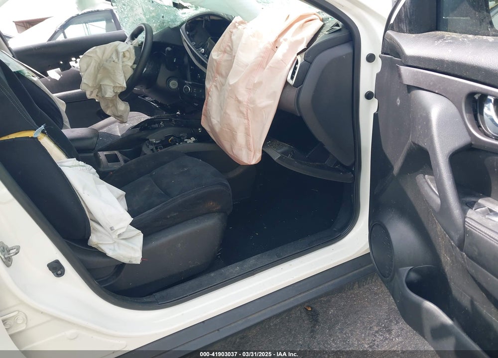 2016 NISSAN ROGUE S VIN: JN8AT2MTXGW030209