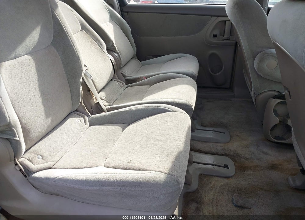 2005 TOYOTA SIENNA CE VIN: 5TDZA23C05S364980