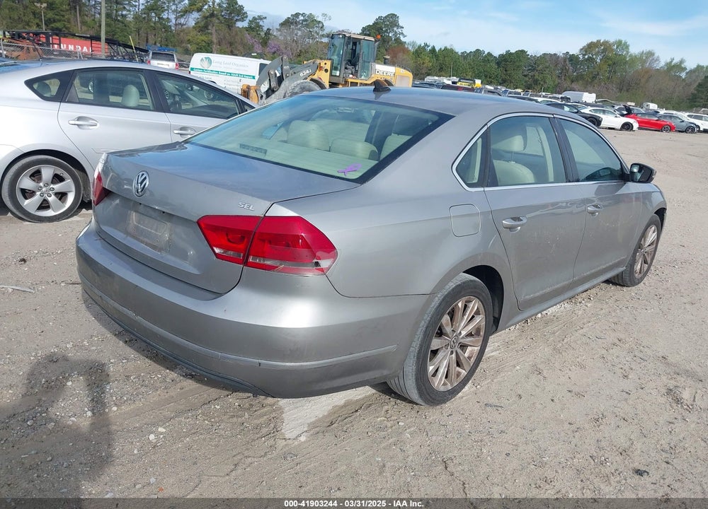 2013 VOLKSWAGEN PASSAT VIN: 1VWCP7A39DC045689