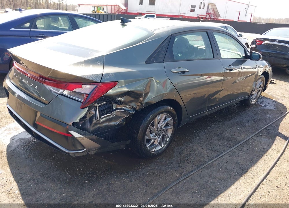 2024 HYUNDAI ELANTRA VIN: KMHLM4DG8RU672387