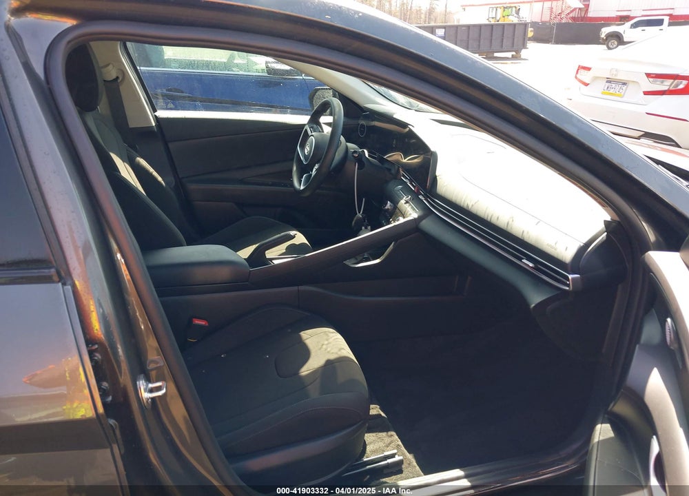 2024 HYUNDAI ELANTRA VIN: KMHLM4DG8RU672387