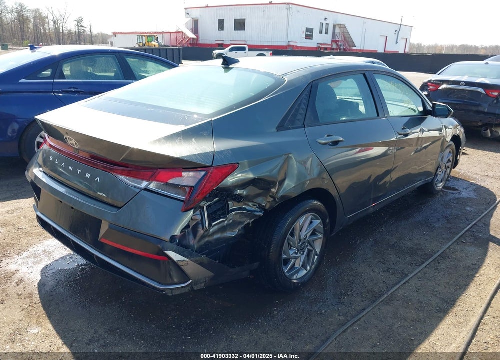2024 HYUNDAI ELANTRA VIN: KMHLM4DG8RU672387