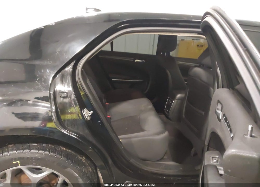 2018 CHRYSLER 300 TOURING AWD VIN: 2C3CCARG5JH286066