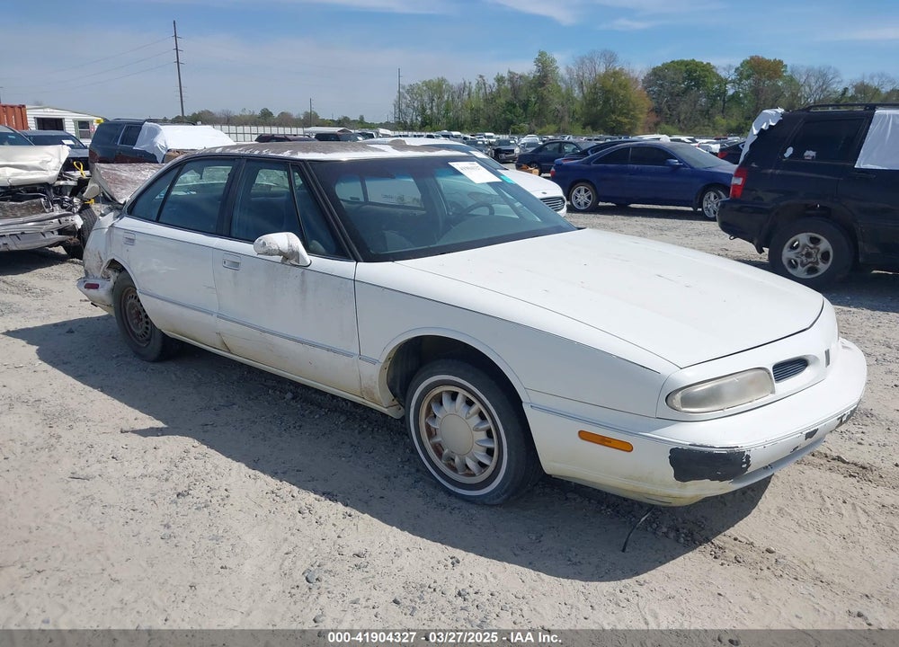 1996 OLDSMOBILE 88 LS VIN: 1G3HN52K6T4851023