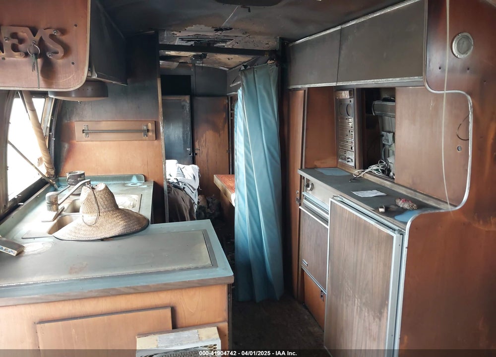 1969 AIRSTREAM AMBASSOR VIN: 0000000001288J383