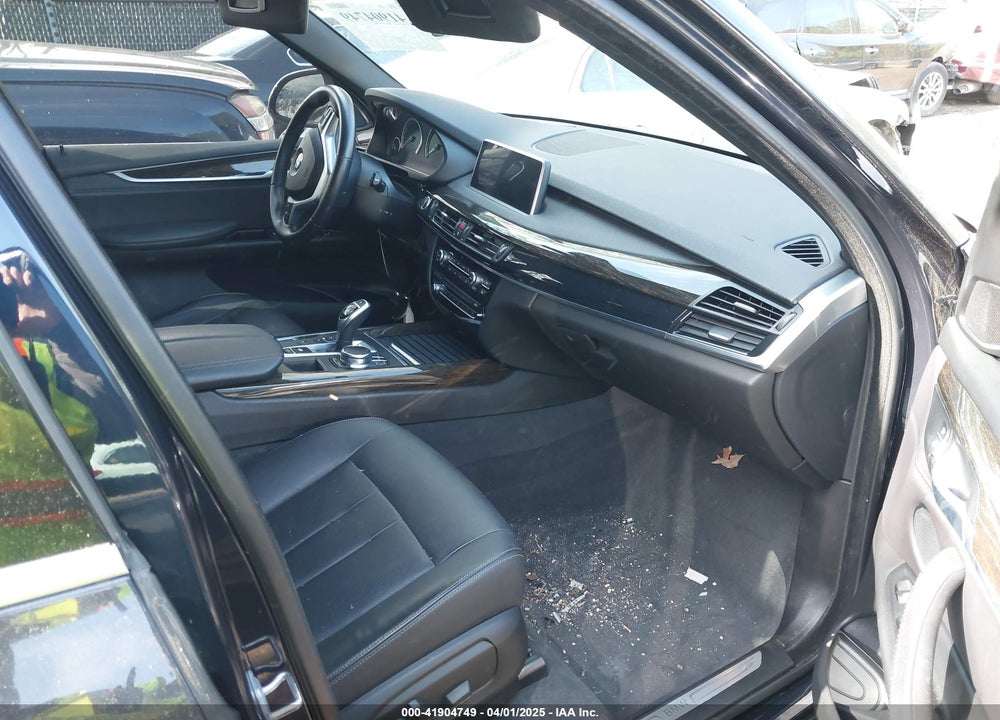 2018 BMW X5 VIN: 5UXKR0C53J0Y05450