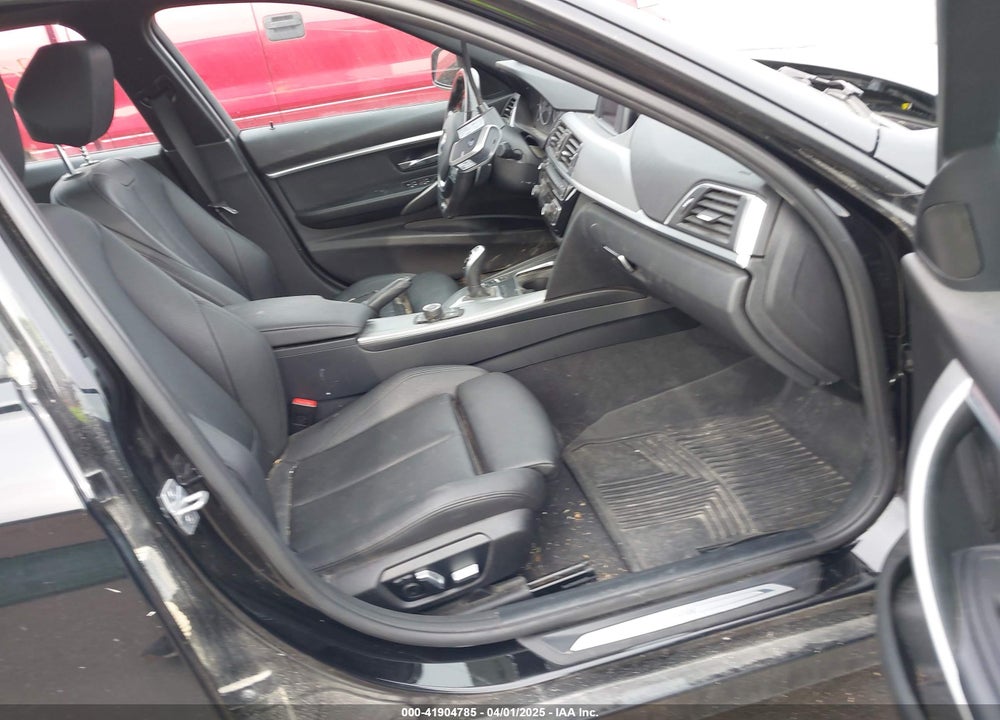 2018 BMW 3 SERIES VIN: WBA8D9C54JEM31381