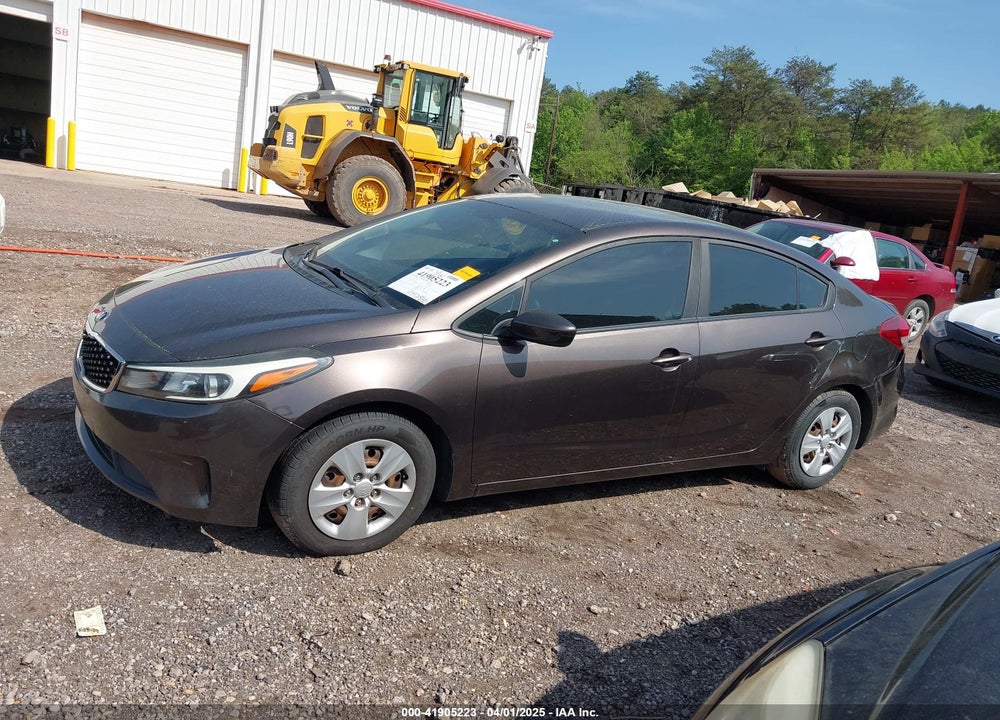 2017 KIA FORTE VIN: 3KPFK4A76HE135445