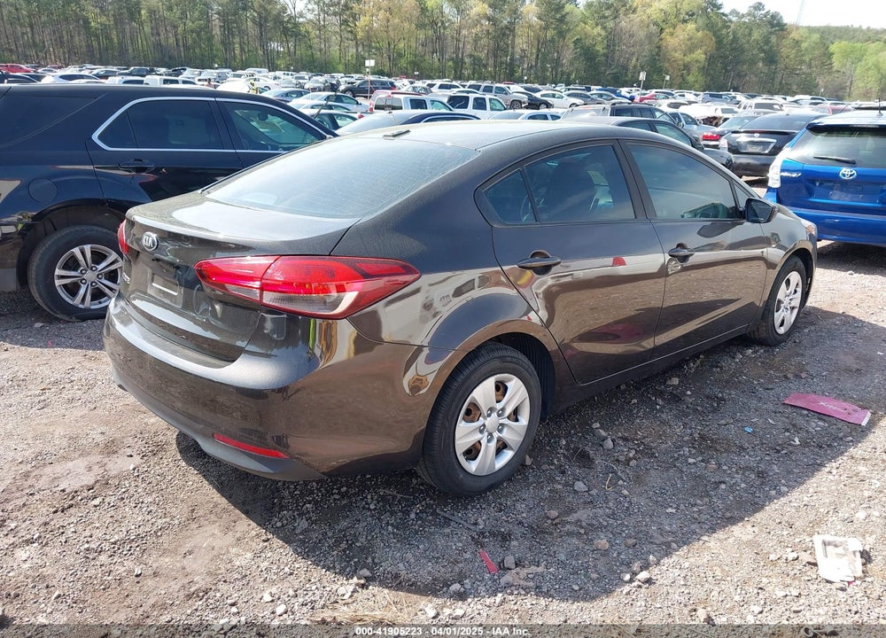 2017 KIA FORTE VIN: 3KPFK4A76HE135445