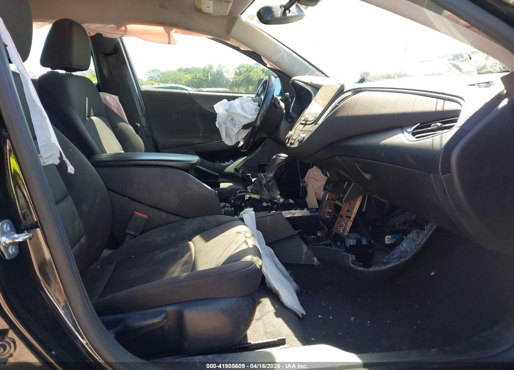2018 CHEVROLET MALIBU VIN: 1G1ZD5ST3JF277684