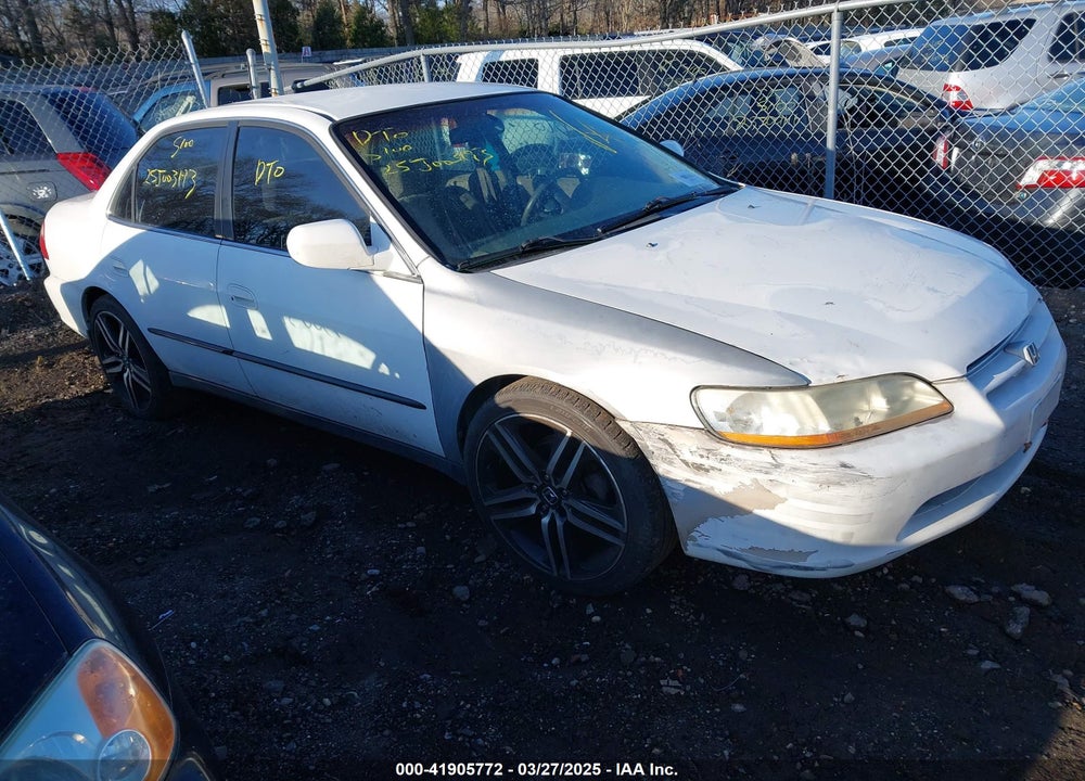 2000 HONDA ACCORD 3.0 LX VIN: 1HGCG1643YA059947