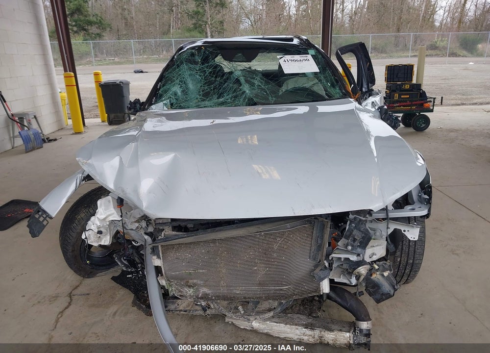 2022 VOLVO XC40 VIN: YV4162UM4N2722947
