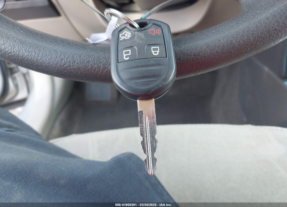 2010 FORD FUSION SE VIN: 3FAHP0HA2AR403495
