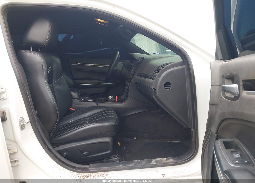 2018 CHRYSLER 300 300S VIN: 2C3CCABGXJH240081
