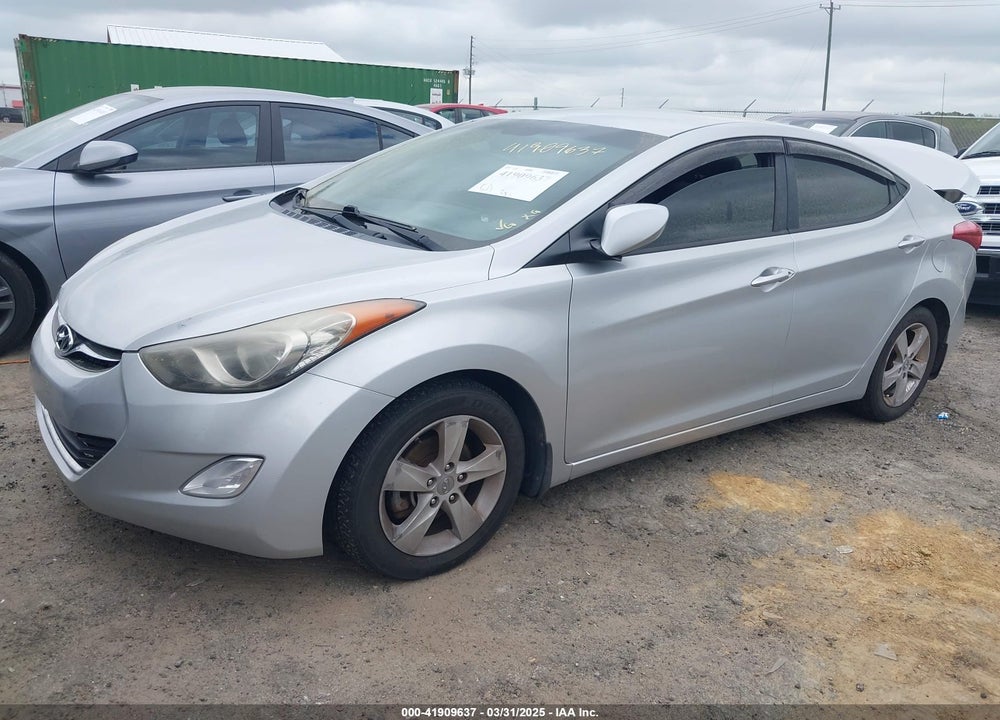 2013 HYUNDAI ELANTRA VIN: KMHDH4AE5DU862460
