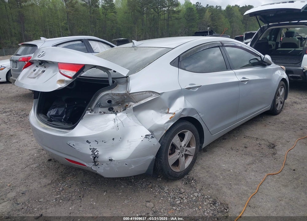 2013 HYUNDAI ELANTRA VIN: KMHDH4AE5DU862460