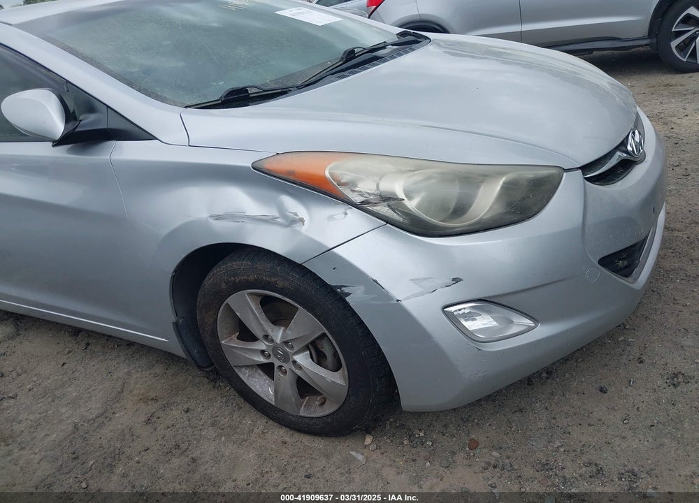 2013 HYUNDAI ELANTRA VIN: KMHDH4AE5DU862460