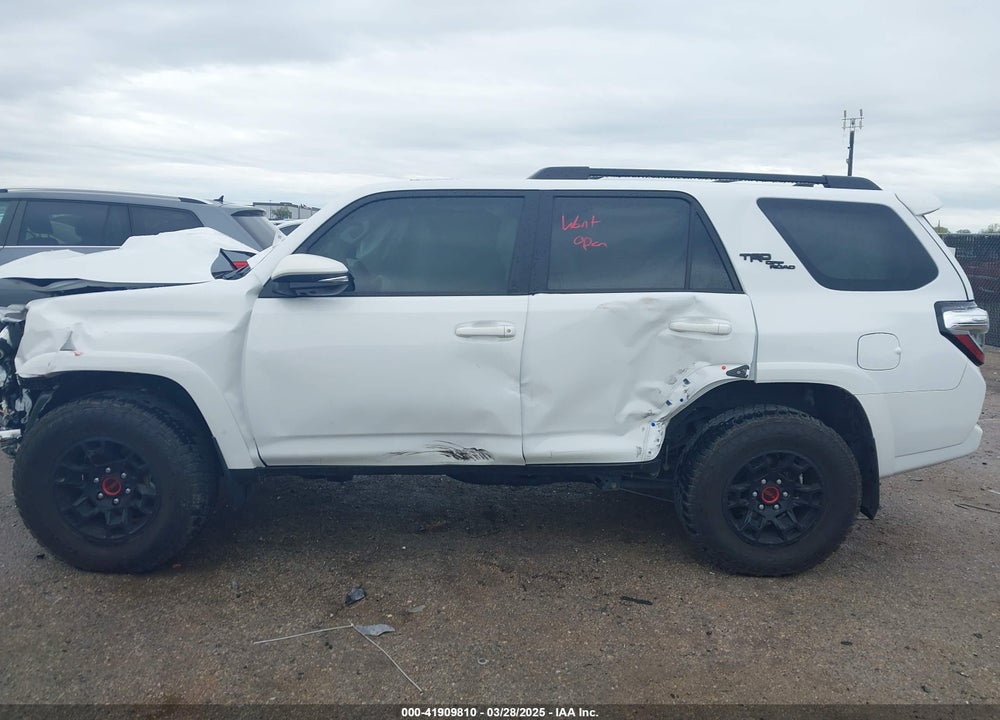 2024 TOYOTA 4RUNNER TRD OFF ROAD PREMIUM VIN: JTERU5JR3R6266334