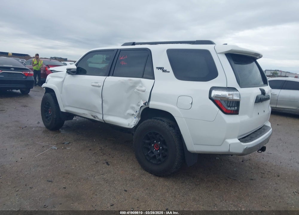 2024 TOYOTA 4RUNNER TRD OFF ROAD PREMIUM VIN: JTERU5JR3R6266334