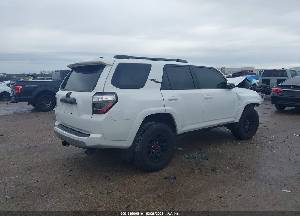 2024 TOYOTA 4RUNNER TRD OFF ROAD PREMIUM VIN: JTERU5JR3R6266334