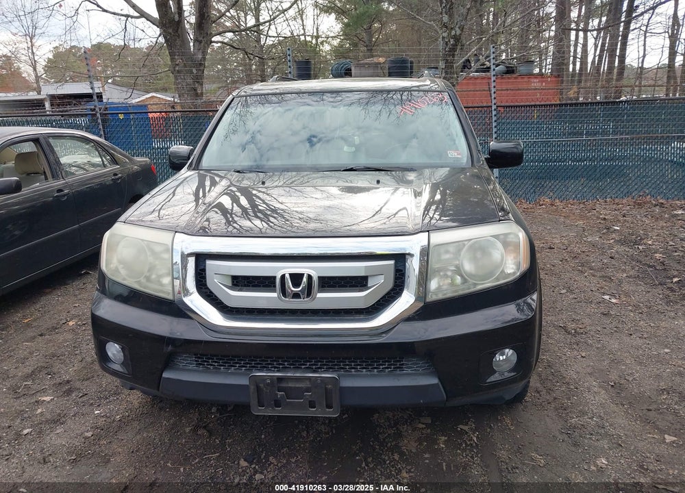 2011 HONDA PILOT VIN: 5FNYF3H95BB005169