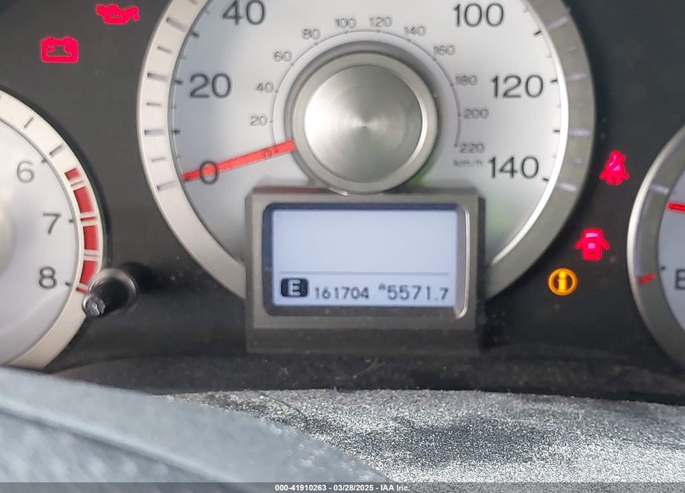 2011 HONDA PILOT VIN: 5FNYF3H95BB005169