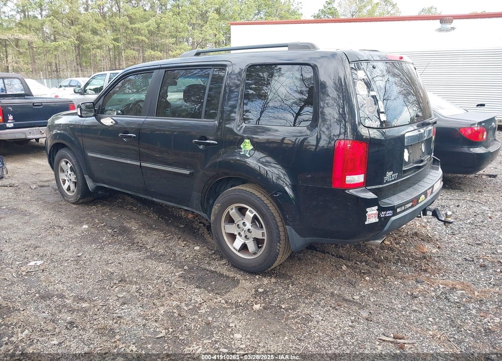 2011 HONDA PILOT VIN: 5FNYF3H95BB005169