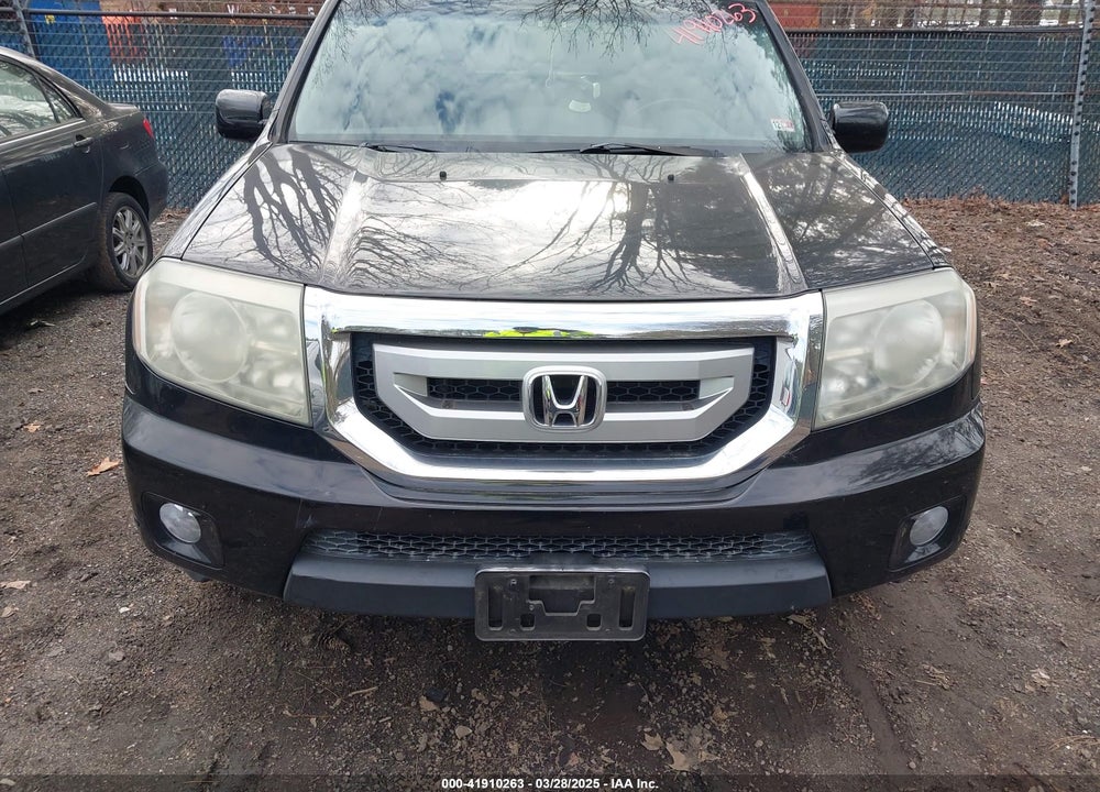 2011 HONDA PILOT VIN: 5FNYF3H95BB005169