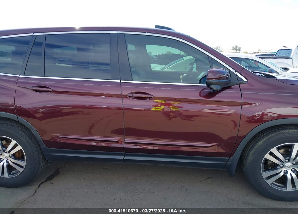 2017 HONDA PILOT VIN: 5FNYF5H71HB027558