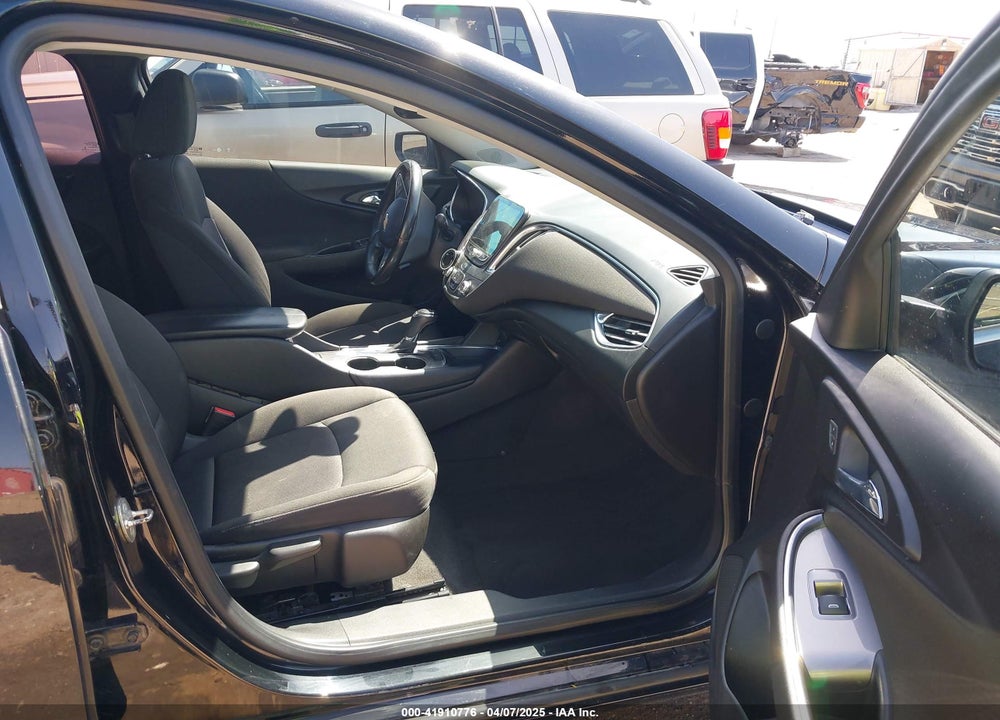 2018 CHEVROLET MALIBU VIN: 1G1ZD5ST4JF183832