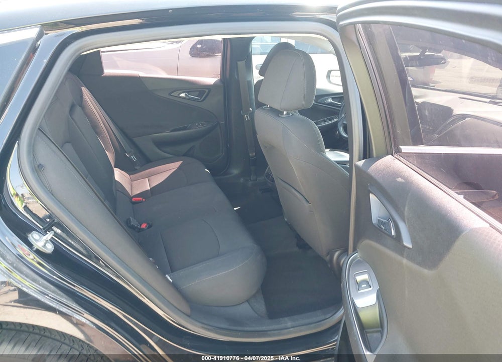 2018 CHEVROLET MALIBU VIN: 1G1ZD5ST4JF183832