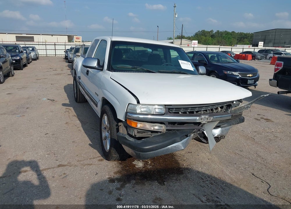 2000 CHEVROLET SILVERADO 1500 LS VIN: 2GCEC19T2Y1124576