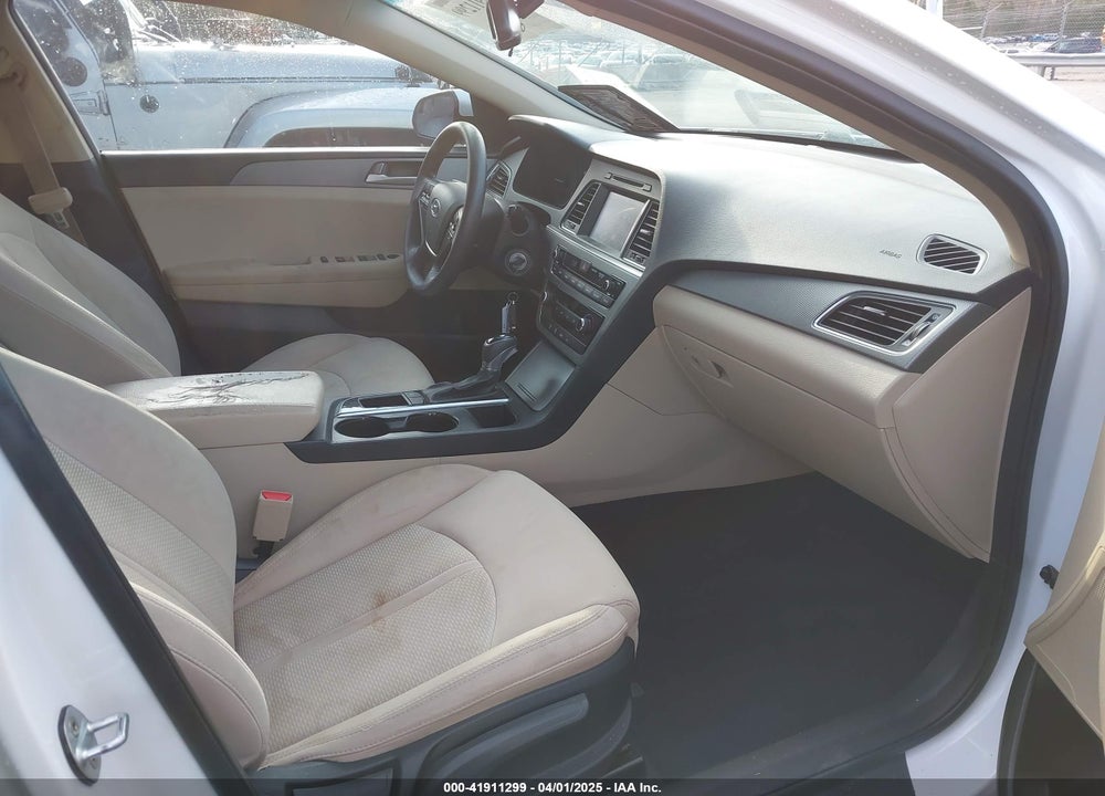 2016 HYUNDAI SONATA SE VIN: 5NPE24AFXGH404821