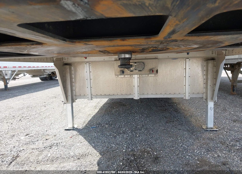 2025 WILSON TRAILER CO LIVESTOCK TRAILER VIN: 1W1K65322S5568621