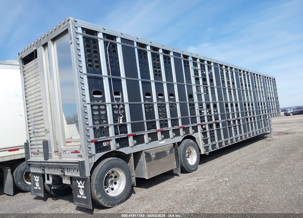 2025 WILSON TRAILER CO LIVESTOCK TRAILER VIN: 1W1K65322S5568621
