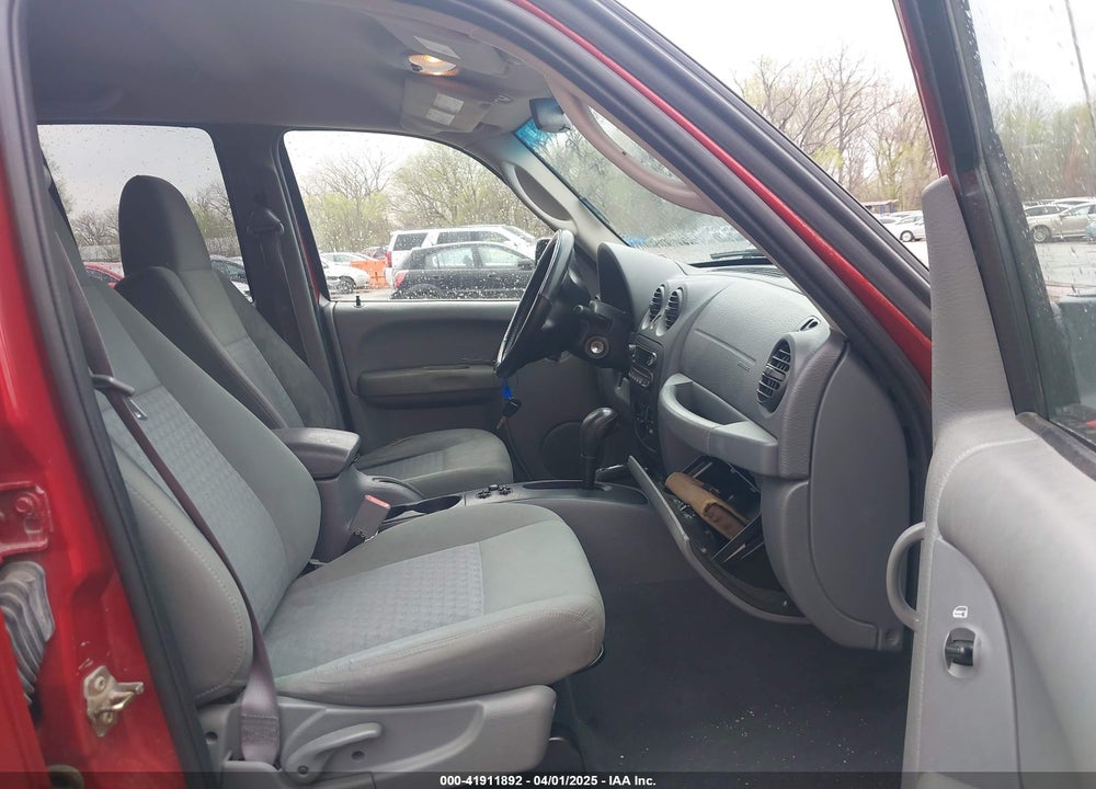 2007 JEEP LIBERTY SPORT VIN: 1J4GL48K47W646713