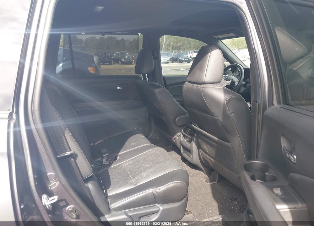 2021 HONDA PASSPORT VIN: 5FNYF7H5XMB015350