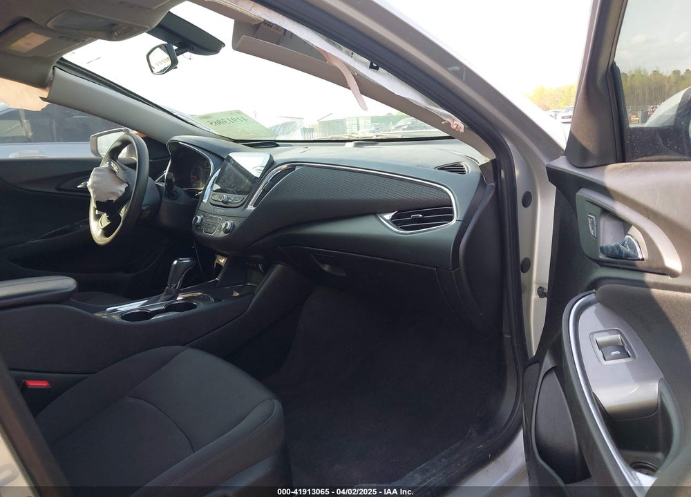 2019 CHEVROLET MALIBU LT VIN: 1G1ZD5ST9KF107136