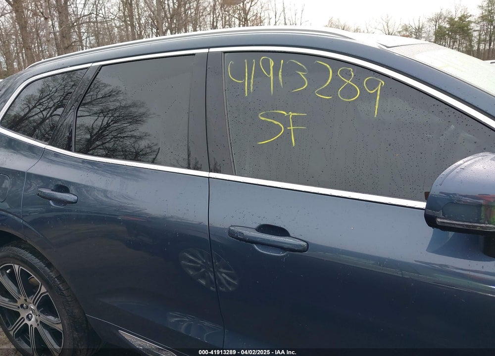 2019 VOLVO XC60 VIN: LYV102RL9KB274915