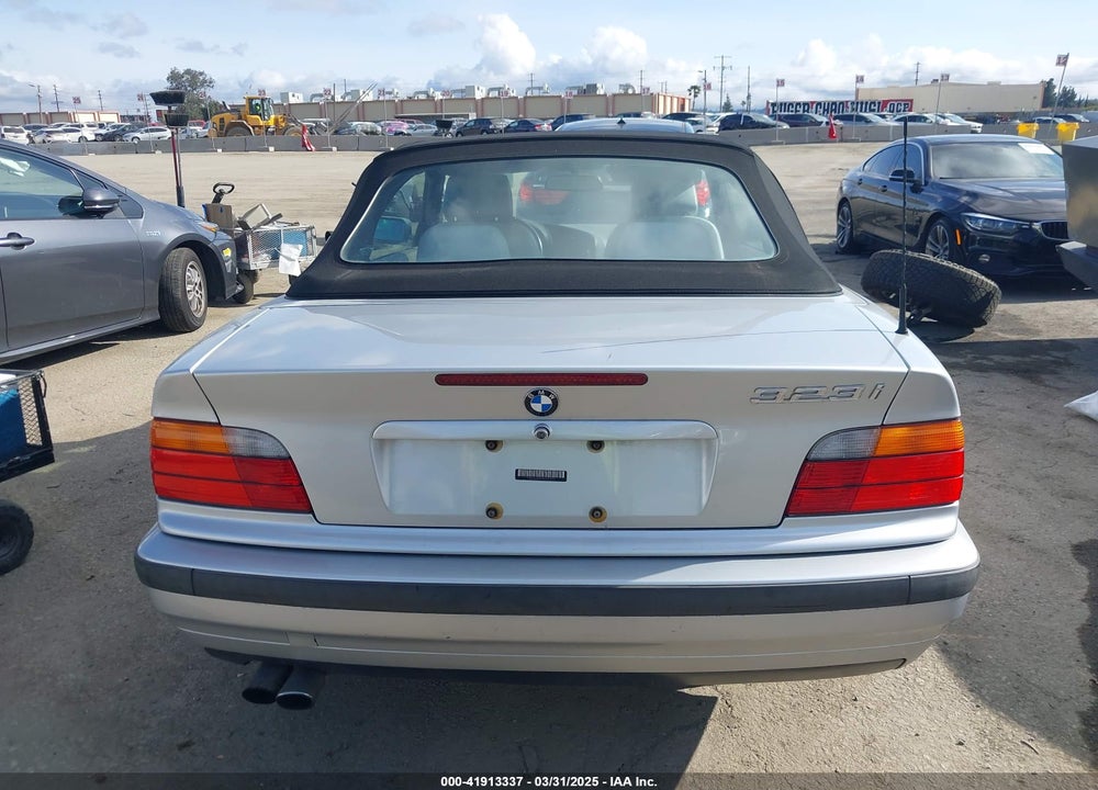 1999 BMW 323IC VIN: WBABJ8334XEM23913