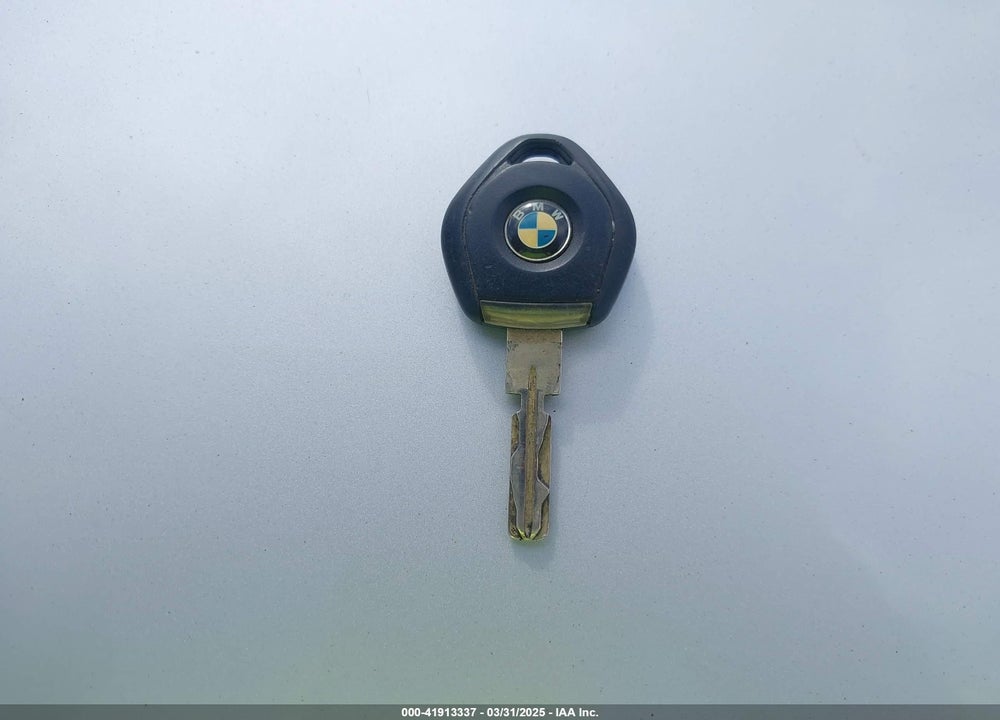 1999 BMW 323IC VIN: WBABJ8334XEM23913