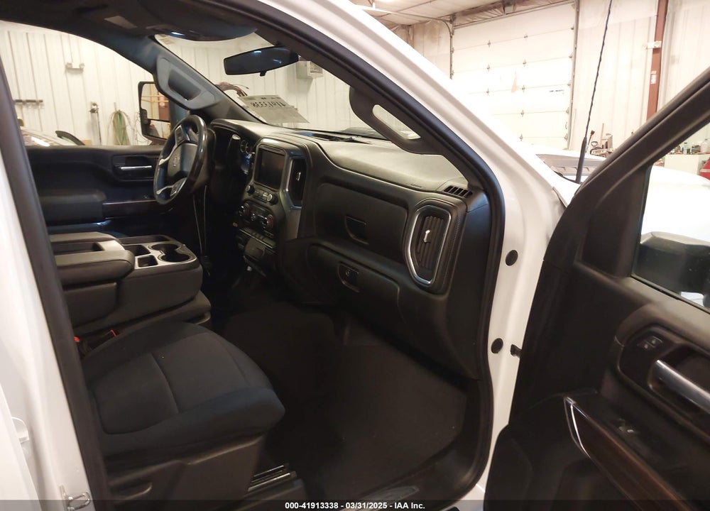 2022 CHEVROLET SILVERADO 2500HD 4WD STANDARD BED LT VIN: 1GC4YNE70NF104361