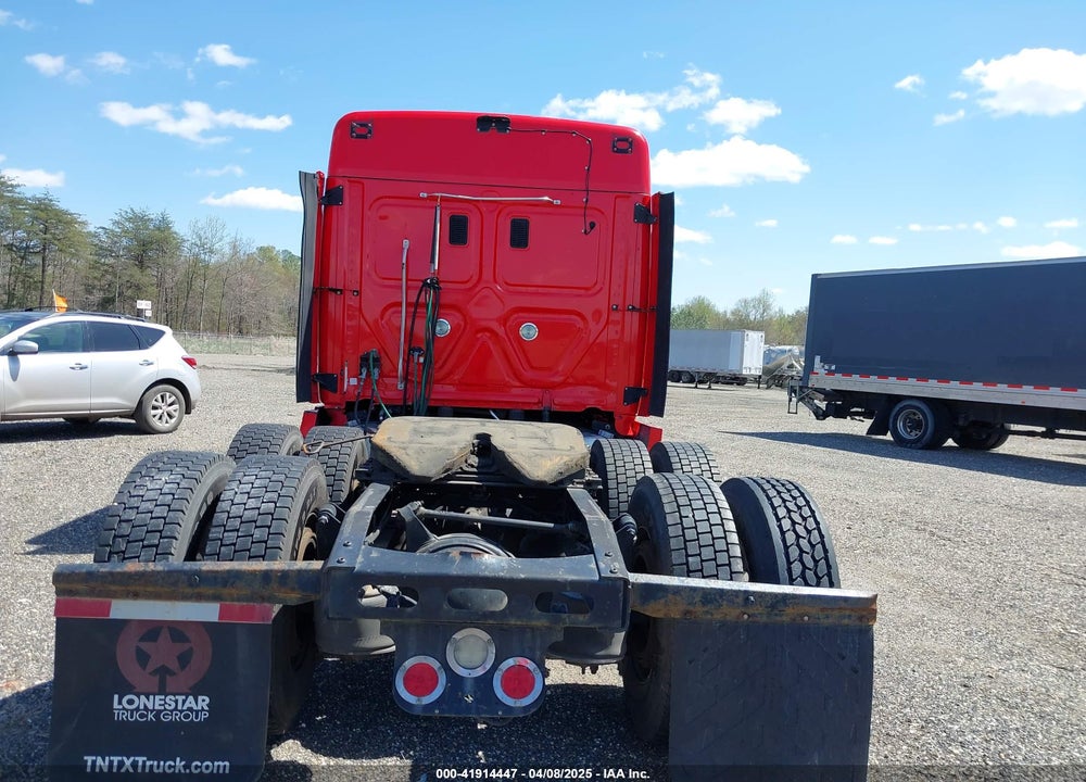 2015 FREIGHTLINER CASCADIA 125 --- VIN: 3AKJGLD53FSGJ0294