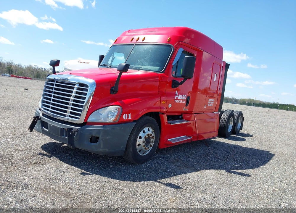 2015 FREIGHTLINER CASCADIA 125 --- VIN: 3AKJGLD53FSGJ0294