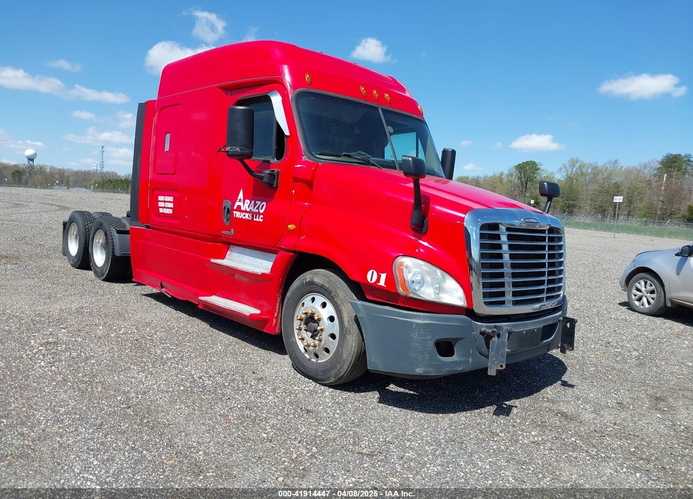 2015 FREIGHTLINER CASCADIA 125 --- VIN: 3AKJGLD53FSGJ0294