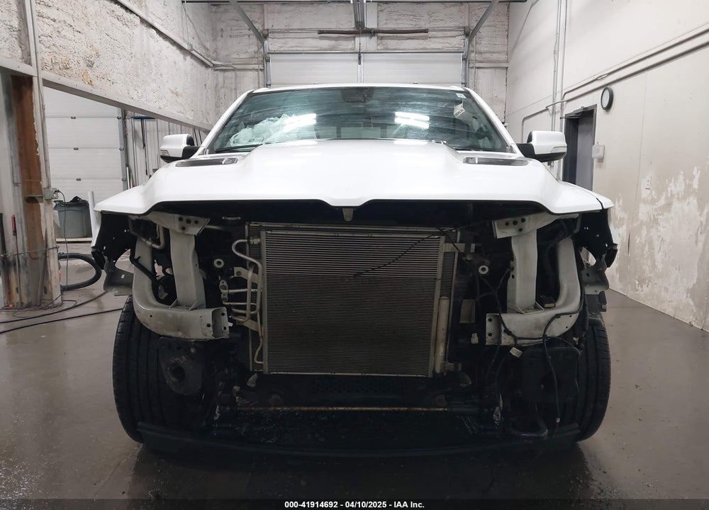 2019 RAM 1500 LAIE  4X4 6'4 BOX VIN: 1C6SRFDTXKN778289