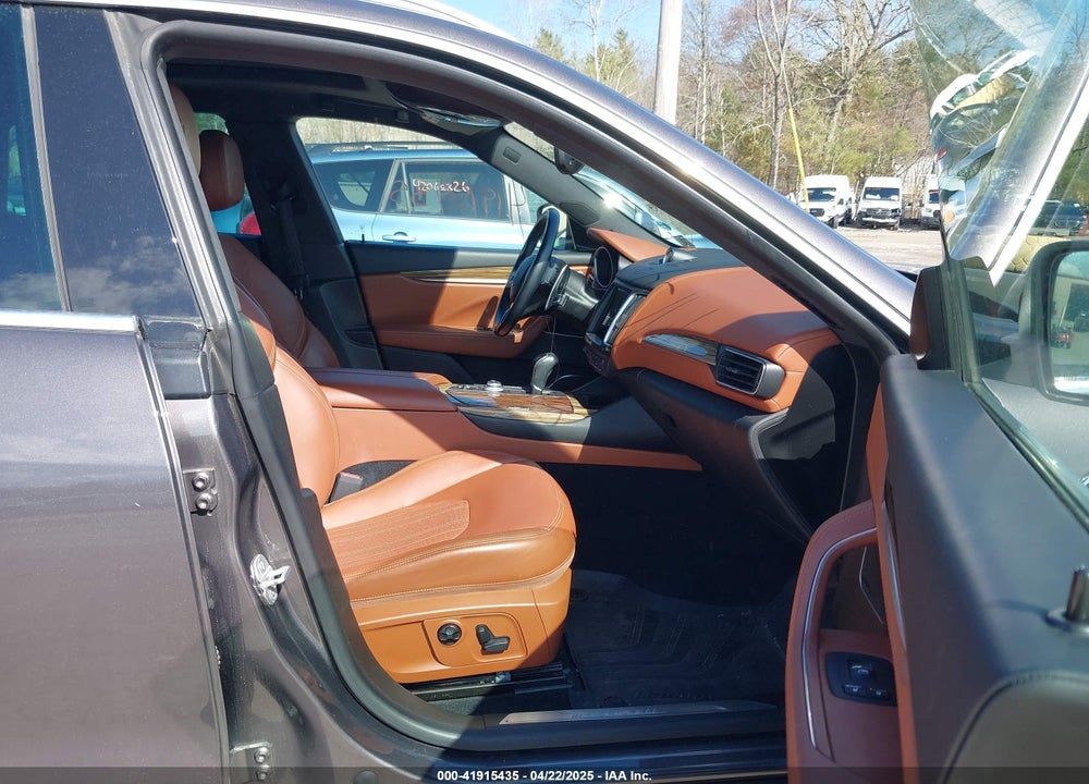 2018 MASERATI LEVANTE GRANLUSSO VIN: ZN661XUL1JX259530