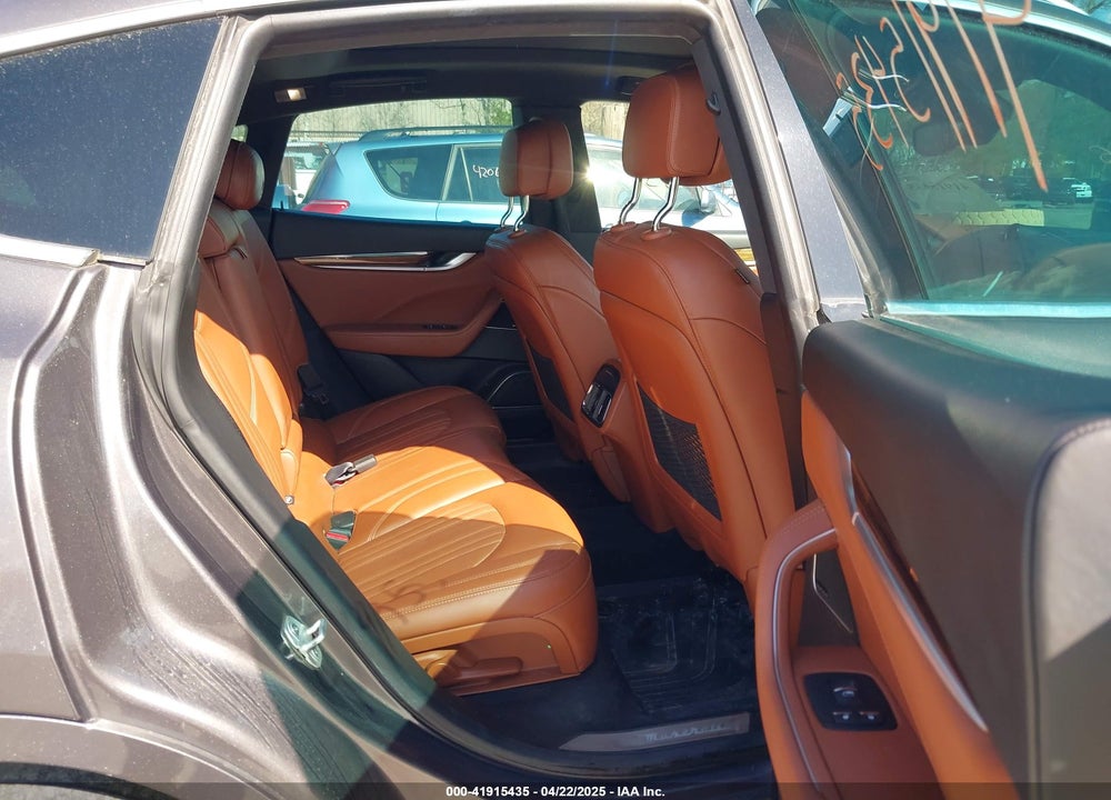 2018 MASERATI LEVANTE GRANLUSSO VIN: ZN661XUL1JX259530